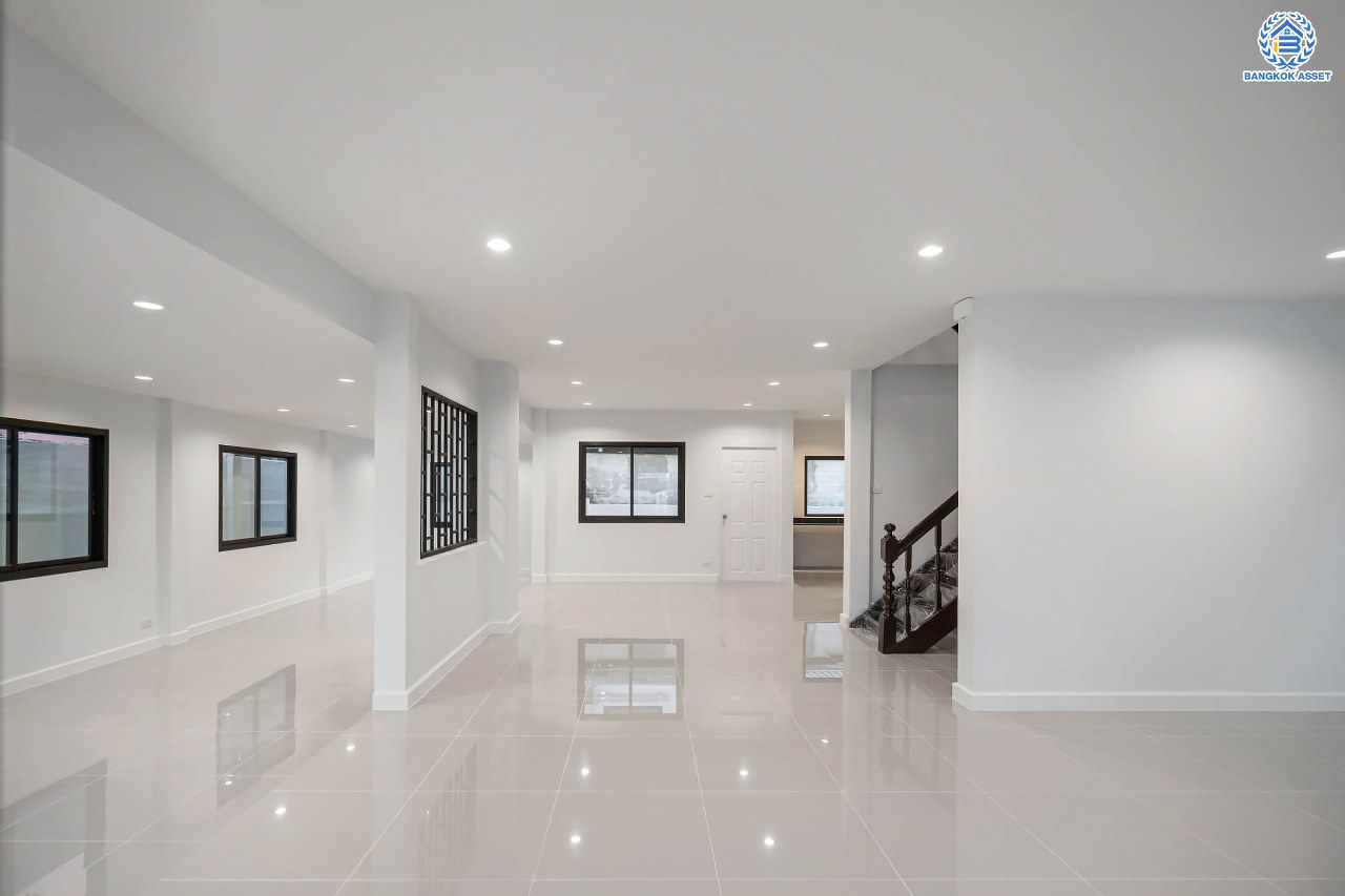 บ้านมือสองตกแต่งใหม่ โครงการ มณียา3 รัตนาธิเบศร์-ท่าอิฐ แบรนด์ Property Perfect หลังใหญ่ เนื้อที่ 65.3 ตร.ว. ฟังก์ชันครบ! 3 ห้องนอน 2 ห้องน้ำ 1 ห้องอเนกประสงค์ 2 ที่จอดรถ บนทำเลที่ดีที่สุด! เชื่อมต่อถนนรัตนาธิเบศร์ และถนนราชพฤกษ์ ใจกลาง 2 เซ็นทรัลฯ ใกล้ MRT "สถานีบางรักน้อยท่าอิฐ" และทางด่วน "งามวงศ์วาน"